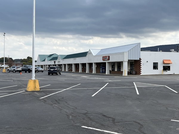 parking lot view of 948 plaza property